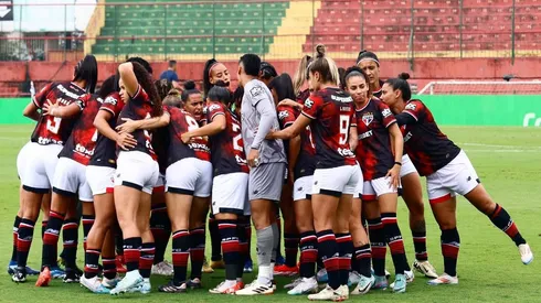 Jogadoras do São Paulo, se preparam para duelo contra o Corinthians no jogo de ida pelo Paulista Feminino, no domingo, 3 de novembro, 2024