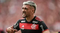 Arrascaeta, jogador do Flamengo, comemora seu gol durante partida contra o Atlético-MG no estádio Maracanã pela Copa Do Brasil 2024