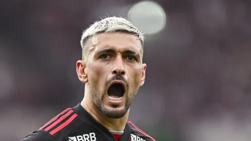 Arrascaeta, meia do Fla, faz revelação sobre problema no joelho.