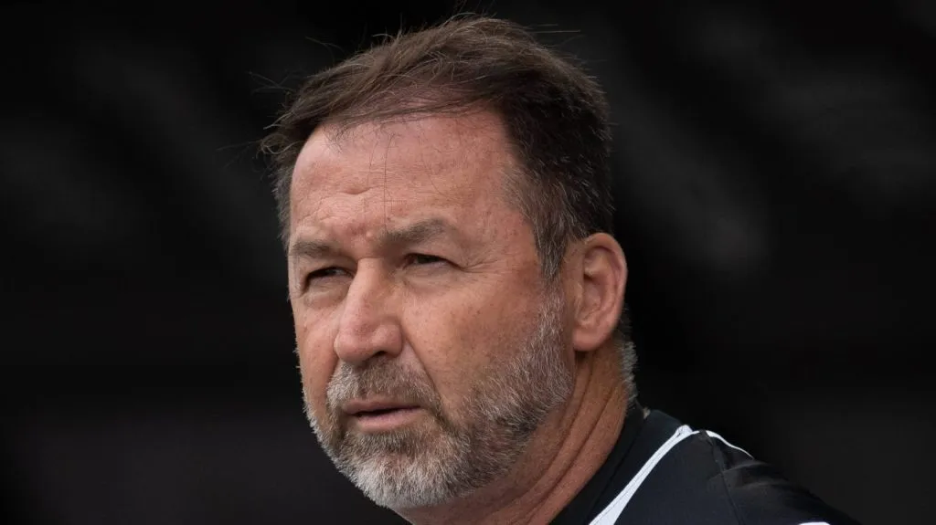 Foto: Ronaldo Barreto/Thenews2/imago images – Augusto Melo, presidente do Corinthians, recebe ‘não’ de Luís Castro.