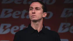 Filipe Luís durante partida entre Corinthians e Flamengo, pela semifinal da Copa do Brasil, na Neo Química Arena.