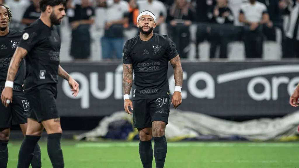 Memphis Depay durante partida. Foto: Ronaldo Barreto/Thenews2/Imago Images