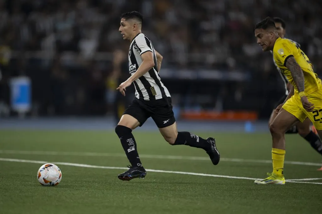 Savarino fez dois gols na goleada do Botafogo por 5 a 0 contra o Peñarol, na primeira partida da semi da Libertadores. Foto: Jorge Rodrigues/AGIF