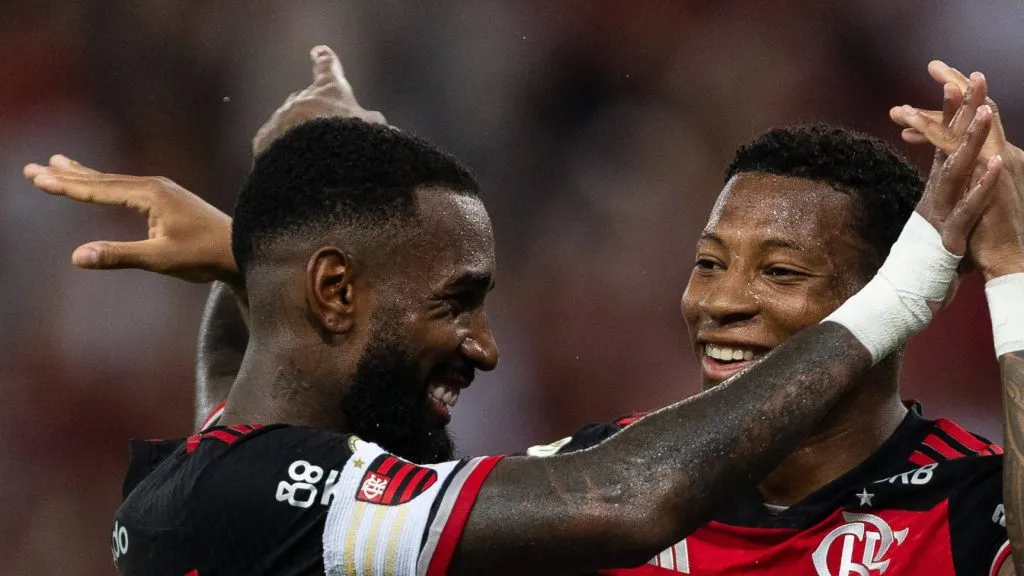 Foto: IMAGO /&nbsp;Carneiro Images – Gerson é recuado para atuar de volante contra o Atlético-MG.