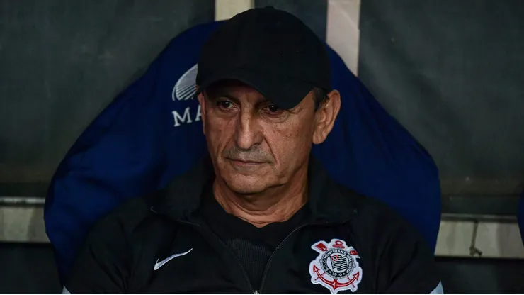 Ramón Díaz durante partida entre Flamengo e Corinthians, no Maracanã, pela Copa Do Brasil.