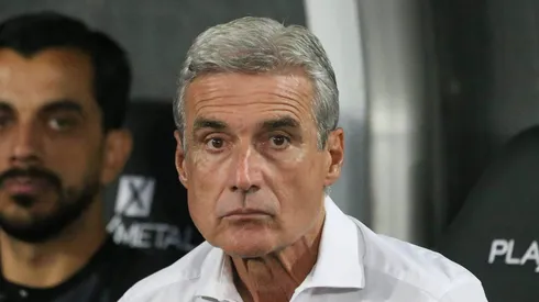 Luís Castro, treinador que está na mira do Timão.