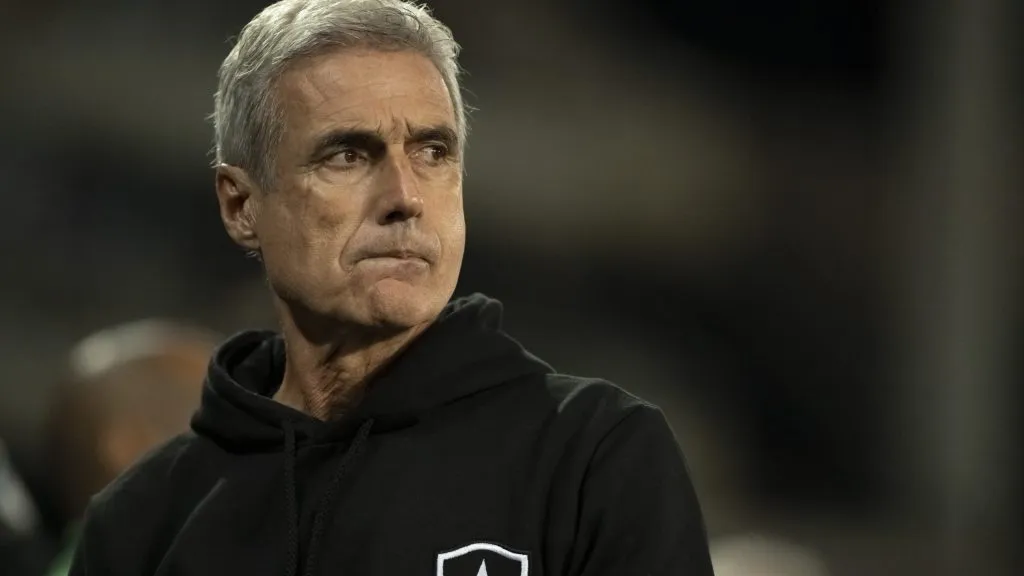 Luís Castro dirigiu o Botafogo. Foto: Jorge Rodrigues/AGIF