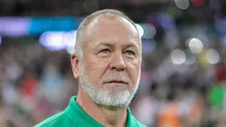 Mano Menezes durante a partida desta sexta-feira (1). Foto: Thiago Ribeiro/AGIF