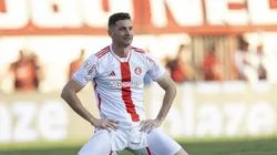 Argentino vem abaixo da expectativa e deve deixar o clube.