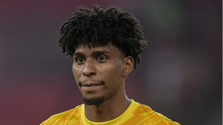 RJ - RIO DE JANEIRO - 02/10/2024 - COPA DO BRASIL 2024, FLAMENGO X CORINTHIANS - Hugo Souza goleiro do Corinthians durante partida contra o Flamengo no estadio Maracana pelo campeonato Copa Do Brasil 2024.Foto: Thiago Ribeiro/AGIF