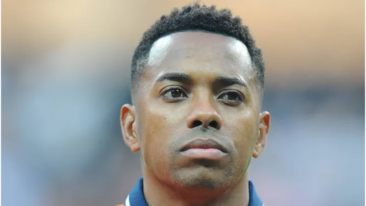 Após sete meses, Robinho voltou a jogar futebol