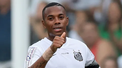 - Robinho ex-Santos