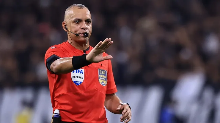Árbitro Wilton Pereira Sampaio. Foto: Marcello Zambrana/AGIF