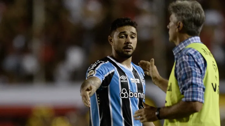 João Pedro recebe chamada da torcida do Grêmio após jogo com Vitória