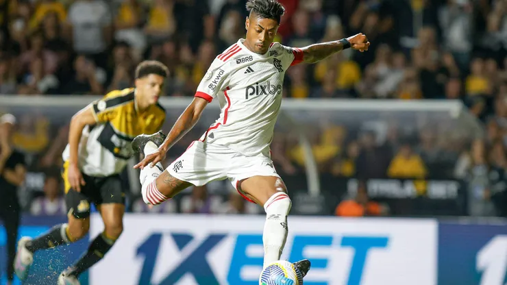 Bruno Henrique marcou o segundo gol do Flamengo. Foto: Leonardo Hubbe/AGIF
