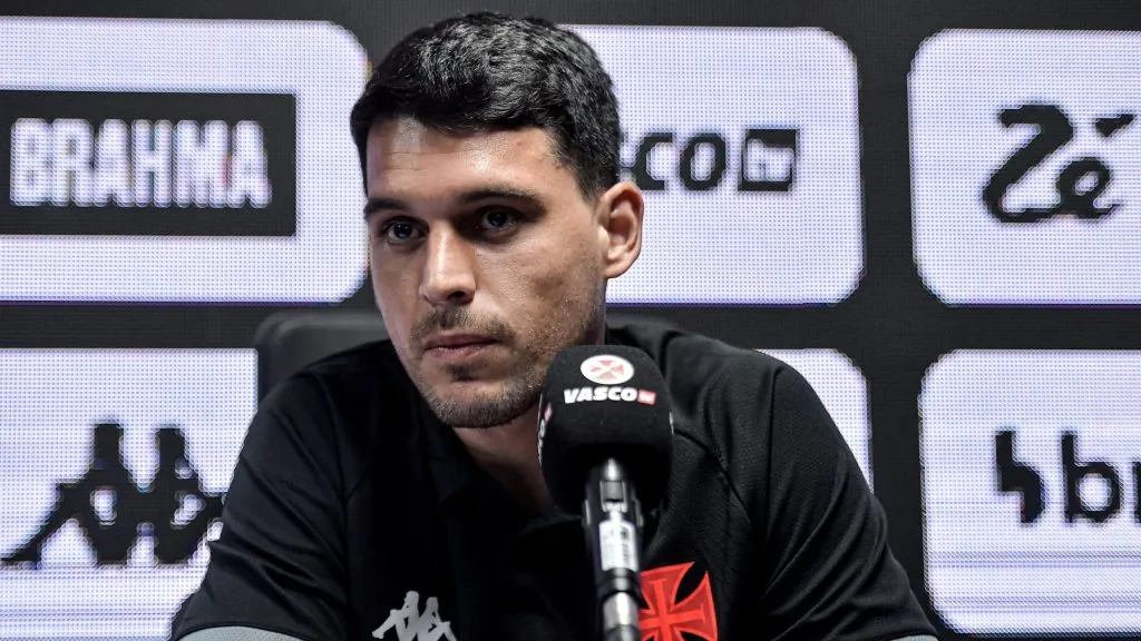 Keiller quer permanecer no Vasco, mas futuro ainda é incerto