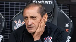 - Ramón Díaz, treinador do Corinthians