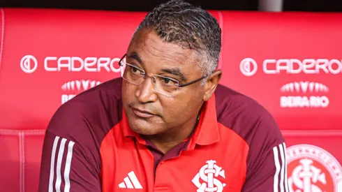 Roger Machado em jogo pelo Internacional. Foto: Maxi Franzoi/AGIF.