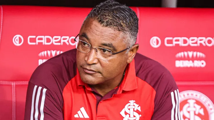 Roger Machado em jogo pelo Internacional. Foto: Maxi Franzoi/AGIF.