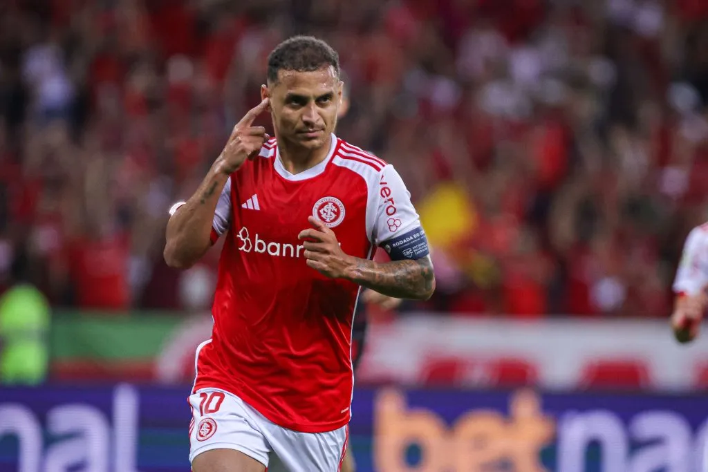 Foto: Maxi Franzoi/AGIF – Alan Patrick só volta ao Internacional no ano que vem