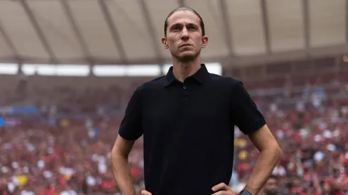 Flamengo assina com meio-campista até 2028 com aval de Filipe Luis