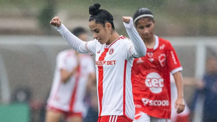 Gurias Coloradas, comemoram goleada histórica sobre o Vila Nova e despacham goianas da Copinha Feminina 2024