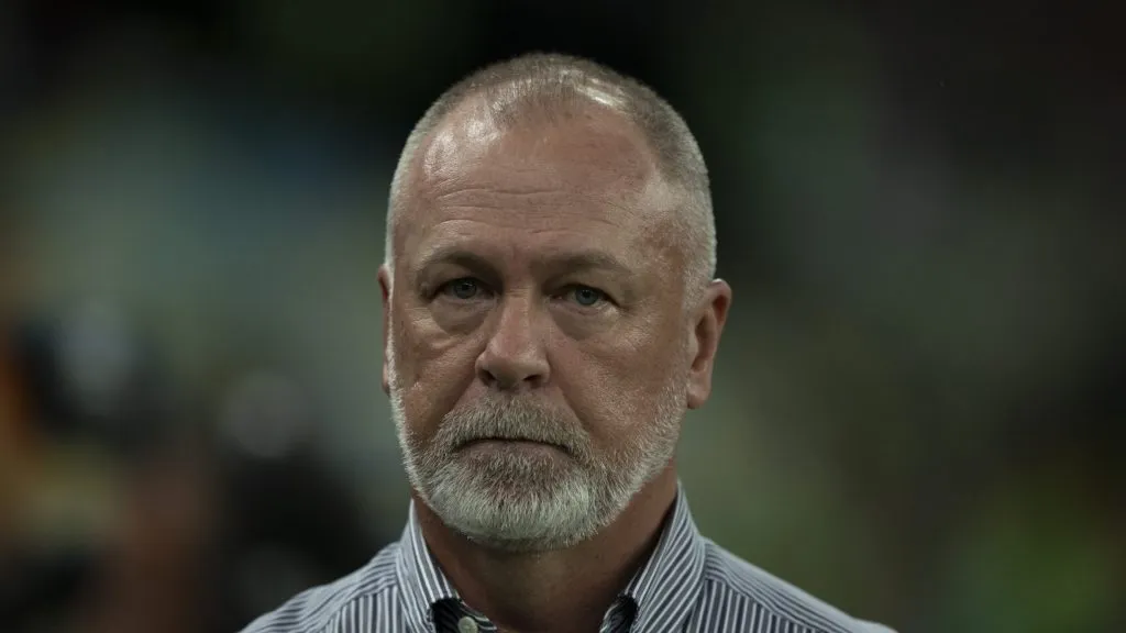 Mano Menezes, acompanha Flu