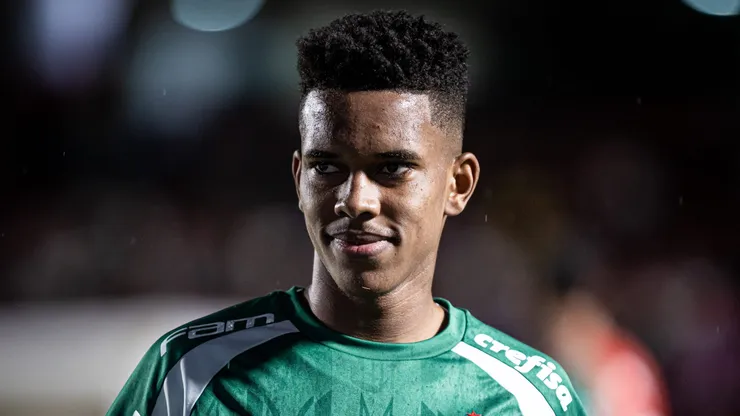 Estevão foi revelado por JP Sampaio na base do Palmeiras e já está vendido para o Chelsea por mais de 60 milhões de euros - Foto: Isabela Azine/AGIF.