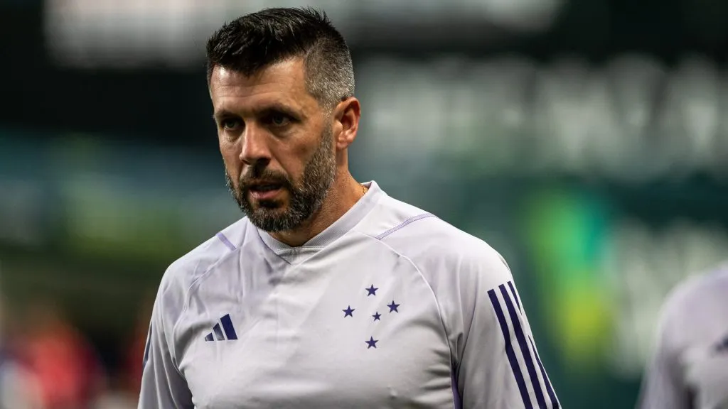 Paulo Pezzolano será o novo técnico do Santos – Foto: Alessandra Torres/AGIF