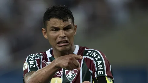 RJ - RIO DE JANEIRO - 01/11/2024 - BRASILEIRO A 2024, FLUMINENSE X GREMIO - Thiago Silva jogador do Fluminense durante partida contra o Gremio no estadio Maracana pelo campeonato Brasileiro A 2024.