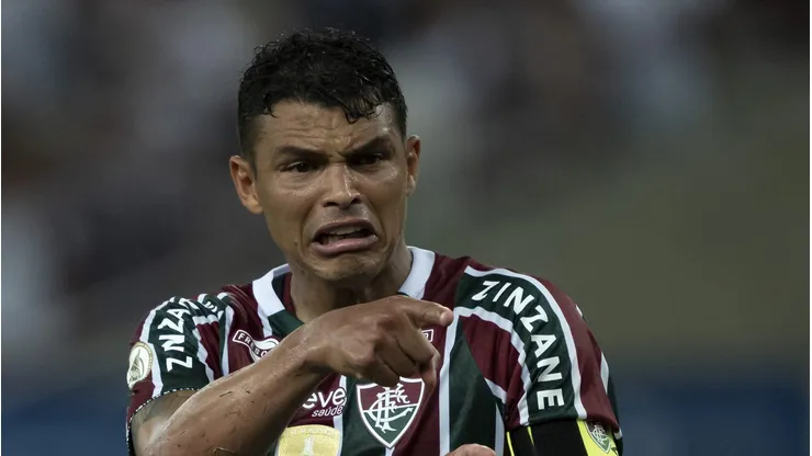 RJ - RIO DE JANEIRO - 01/11/2024 - BRASILEIRO A 2024, FLUMINENSE X GREMIO - Thiago Silva jogador do Fluminense durante partida contra o Gremio no estadio Maracana pelo campeonato Brasileiro A 2024.