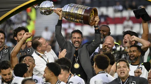 Artur Jorge comemora título da libertadores - Foto: ALEJANDRO PAGNI