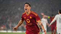 Paulo Dybala comemora gol marcado pela Roma em partida da UEFA Europa League diante do Milan. Foto: Associated Press / Alamy Stock Photo