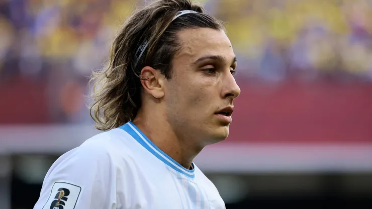 Agustín Cannobio, em ação pelo Uruguai - Foto: Franklin Jacome/Getty Images.
