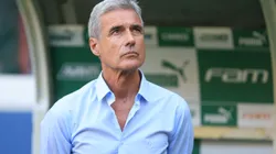 Luís Castro em partida contra o Palmeiras.