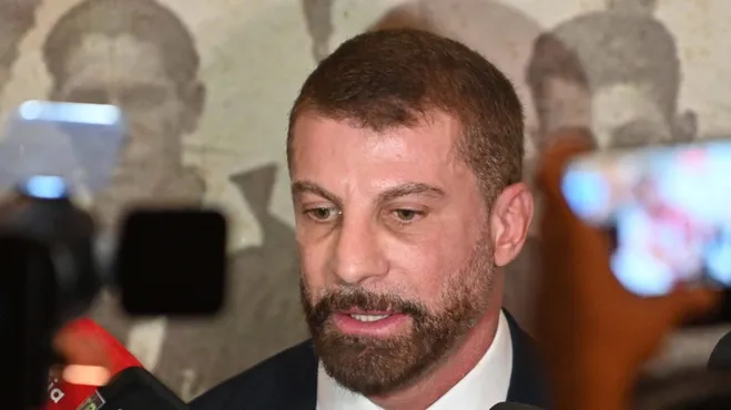 Foto: Celso Pupo/Fotoarena – Pedrinho pode receber valor estratosférico da negociação do Arsenal com Los Angeles Galaxy.