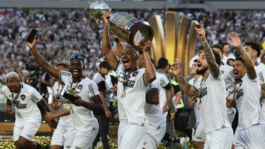 Jogadores do Botafogo celebrando o título da Copa Libertadores 2024. Foto: ALEJANDRO PAGNI