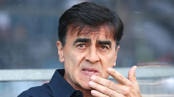 Gustavo Quinteros, treinador do Vélez, na mira do Peixe.