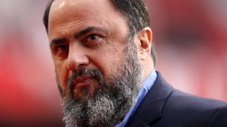 Evangelos Marinakis durante partida entre Nottingham Forest e Liverpool, pela Premier League. Foto: Mike Egerton