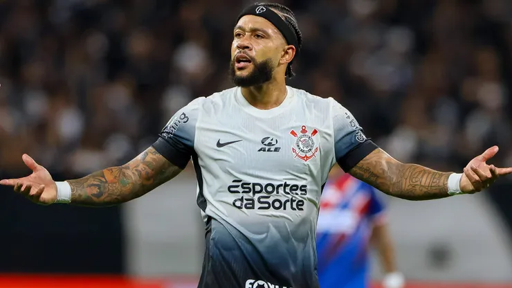 Memphis Depay jogador do Corinthians em partida pelo Campeonato Brasileiro A 2024. Foto: Joisel Amaral/AGIF