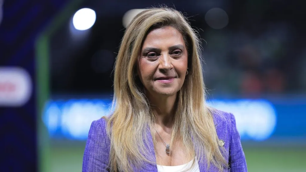 Leila Pereira quer reforços no ataque do Palmeiras. Foto: Ettore Chiereguini/AGIF