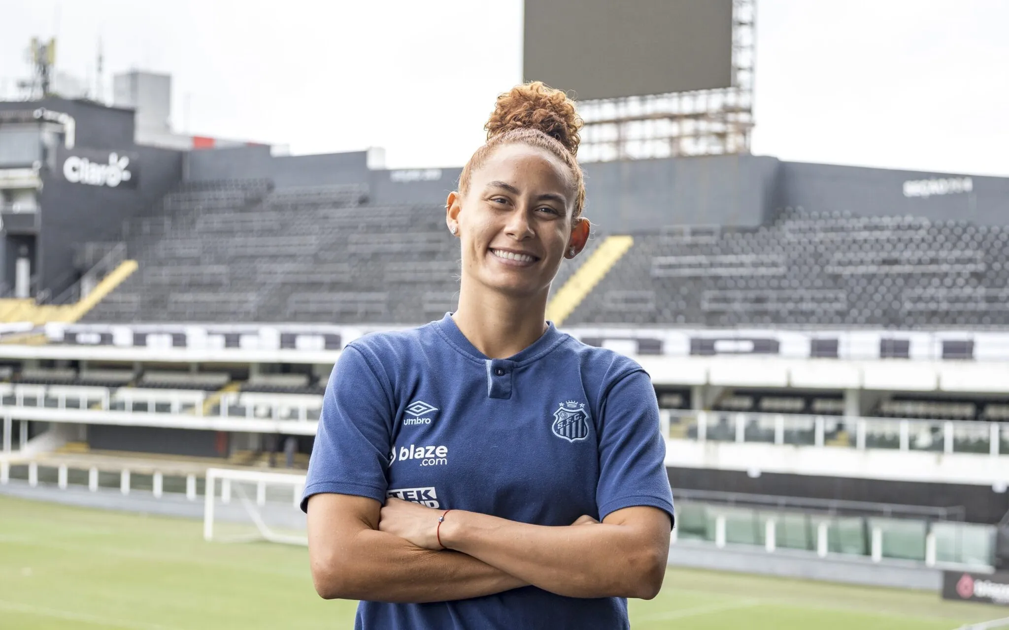Carol Baiana, atacante das Sereias da Vila renova vínculo com o Santos até o final da próxima temporada. Foto:  Bruno Vaz/Santos FC