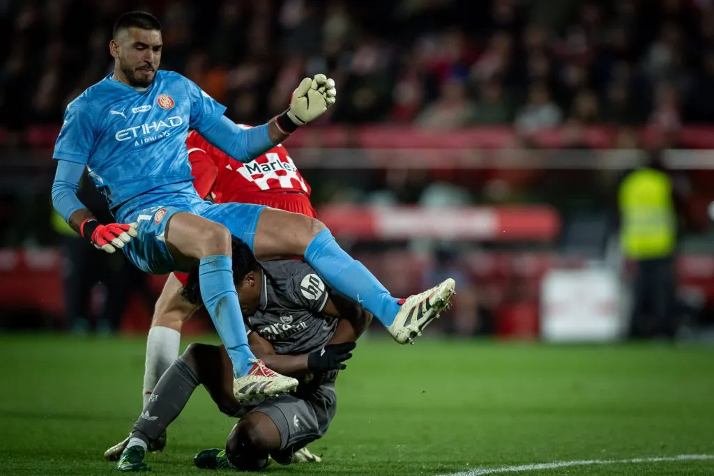 Momento do choque de Endrick. Foto: IMAGO / Pressinphoto