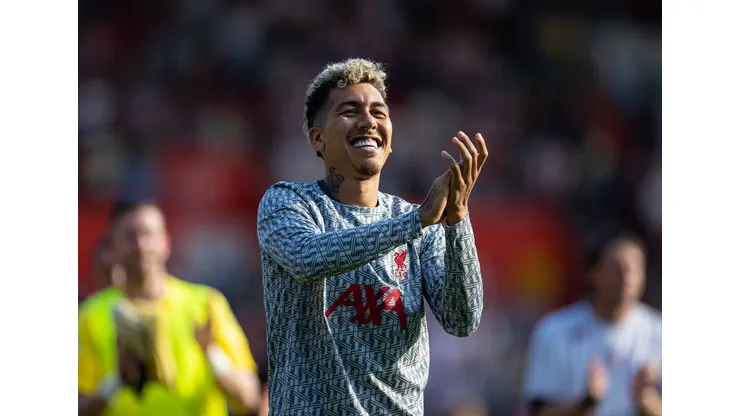 Firmino tem contratação aprovada na torcida do Corinthians
