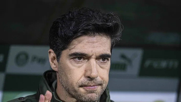 Abel Ferreira é criticado pela torcida do Palestra.