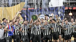 Botafogo é campeão do Brasileirão após vencer o São Paulo 2 a 1 no Nilton Santos