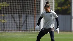 Rillary, goleira durante aquecimento do elenco na Copinha Feminina