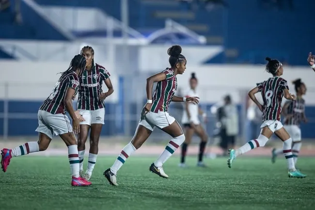 Guerreiras do Flu, traçam estratégia no primeiro tempo para pressionar mais as adversárias e converter as chances em gols. Foto: Jhony Inácio/Ag. Paulistão