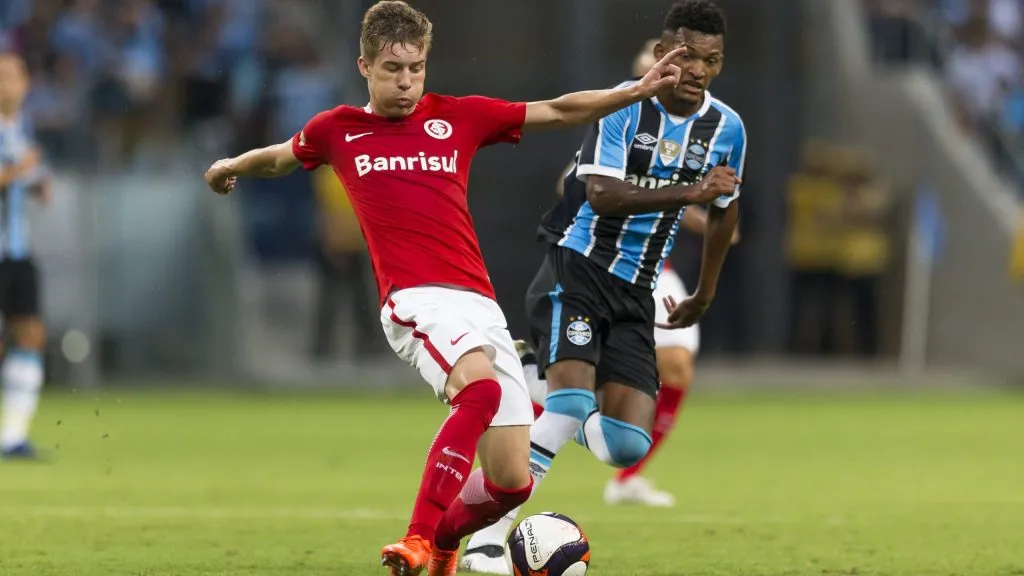 Charles durante partida pelo Internacional. Foto: Jeferson Guareze/AGIF