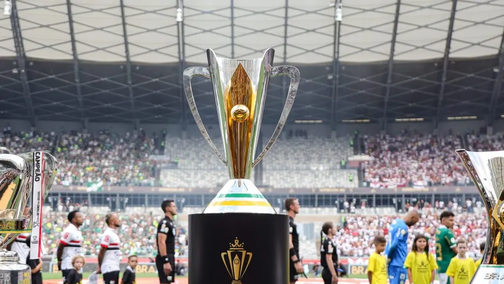 Taça da Supercopa do Brasil. Foto: Gilson Lobo/AGIF